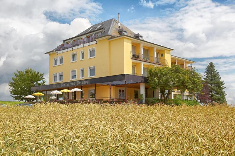 Hotel Perekop Berdorf Exterior photo